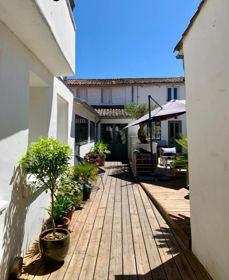 Maison Face Au Soleil Le Bois-Plage-en-Re Exterior photo